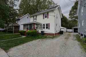 featured image of 961 Lawton St