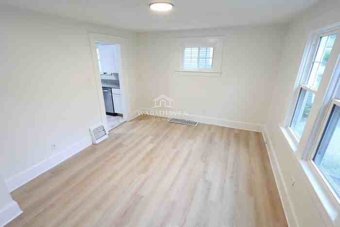 961 Lawton St - Photo 5 of 14