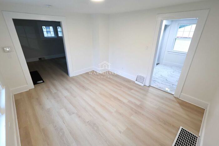 961 Lawton St - Photo 6 of 14