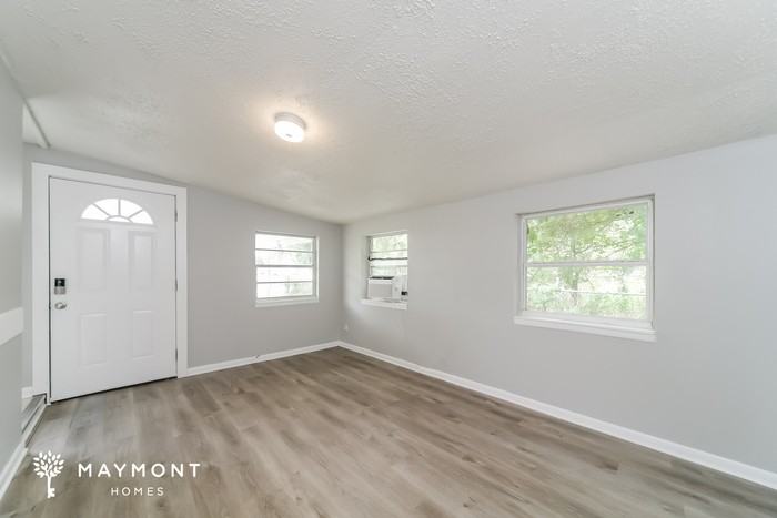 3823 Avenue J Nw - Photo 4 of 14