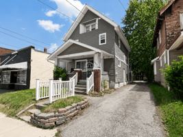 featured image of 885 Brown St