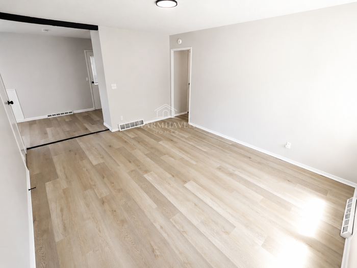 255 Taylor Rd - Photo 3 of 15