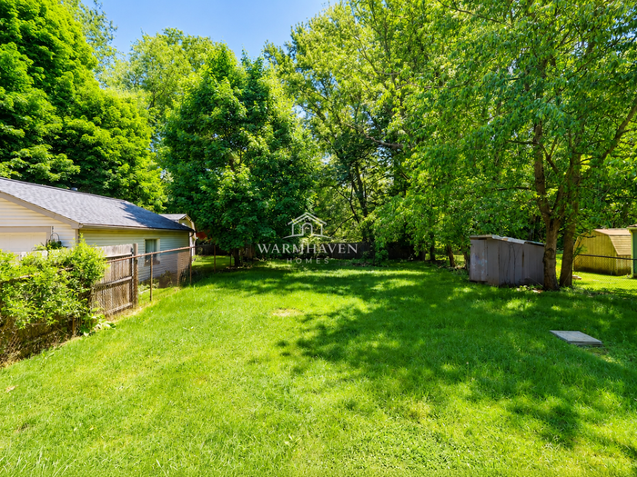 931 Crestline Dr - Photo 2 of 13