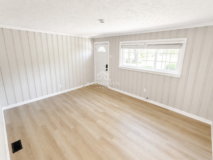 931 Crestline Dr - Photo 3 of 13