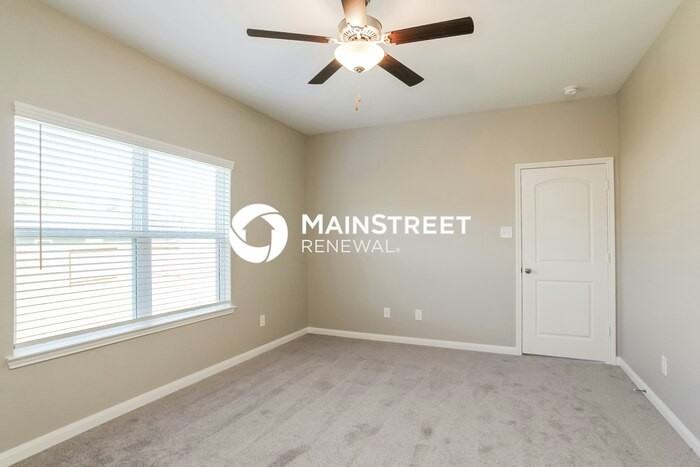 25242 Dickens Dr - Photo 7 of 17