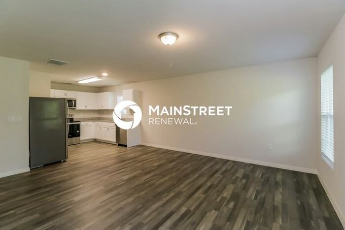 1445 Laurel Ave - Photo 5 of 15
