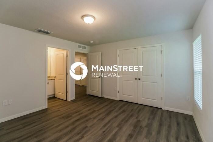1445 Laurel Ave - Photo 7 of 15