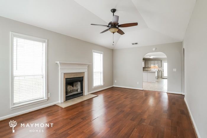 349 Camden Cove Cir - Photo 3 of 11