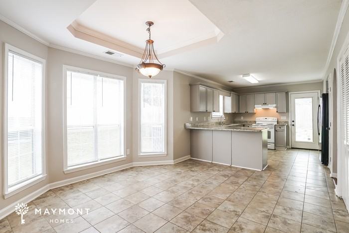 349 Camden Cove Cir - Photo 5 of 11