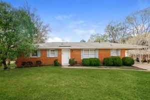 featured image of 1712 Longmeadow Dr