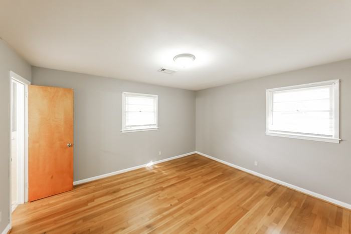 1712 Longmeadow Dr - Photo 4 of 10