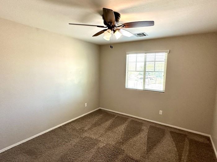 7363 W Cambridge Ave - Photo 5 of 22