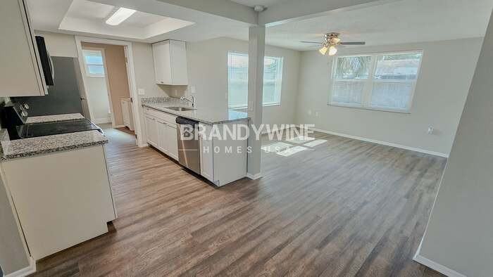 6914 Tierra Verde St - Photo 4 of 18