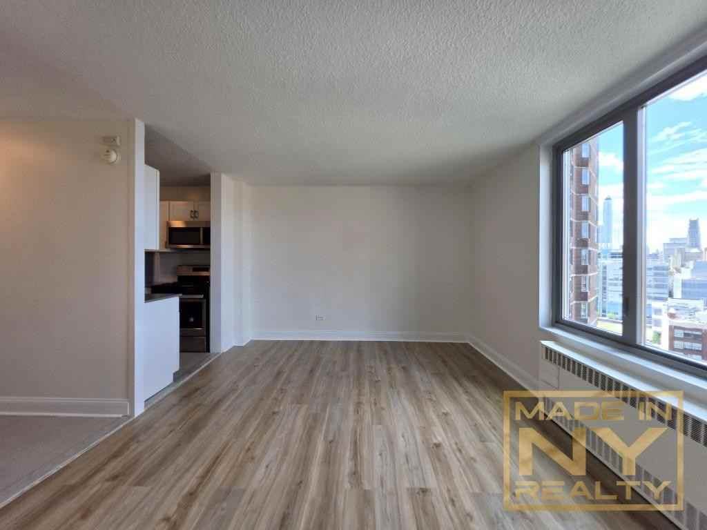 3333 Broadway #D12J - Photo 3 of 6