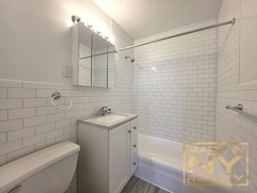 3333 Broadway #D12J - Photo 5 of 6