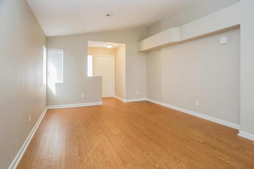 5916 Round Castle St - Photo 3 of 15