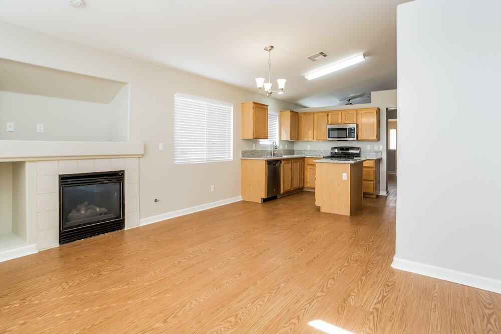 5916 Round Castle St - Photo 4 of 15