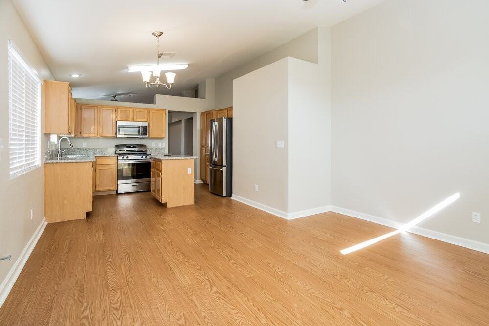 5916 Round Castle St - Photo 5 of 15