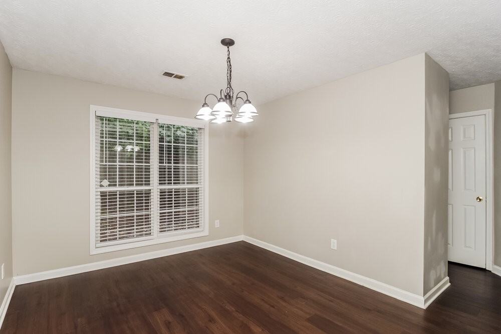 2320 Kissing Tree Ln Se - Photo 6 of 17