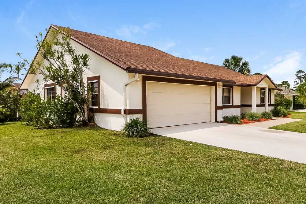 14480 Stirrup Ln - Photo 4 of 16