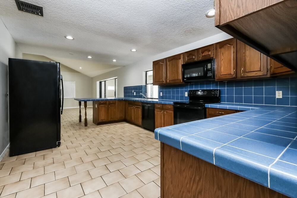 14480 Stirrup Ln - Photo 6 of 16