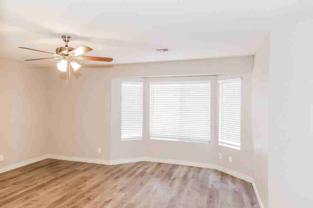 816 Stillwater Ln - Photo 6 of 16