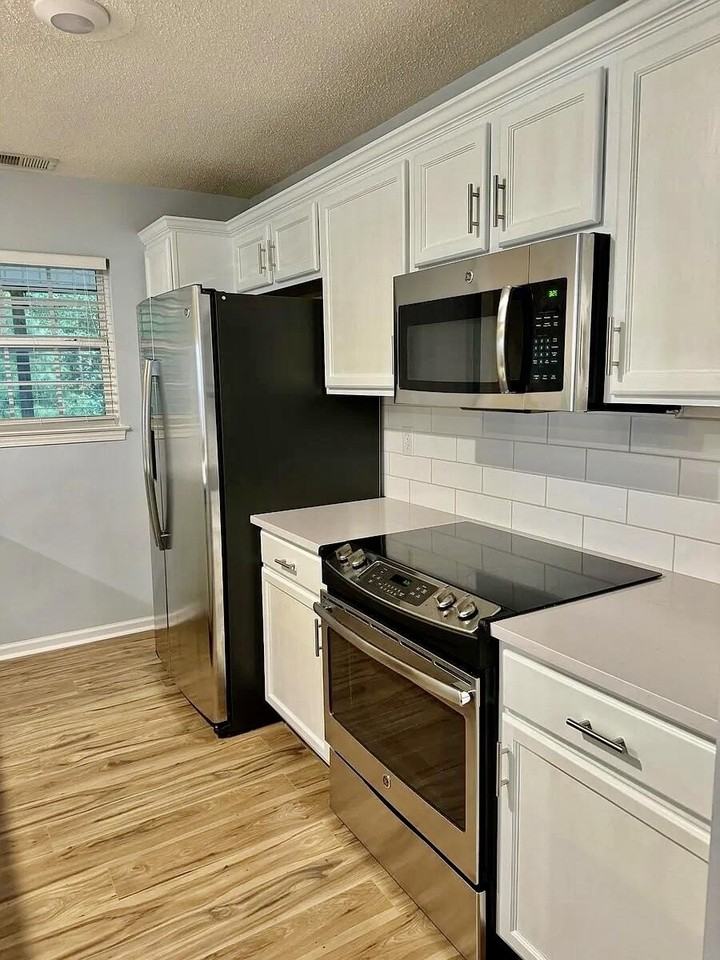 380 Stefan Dr - Photo 7 of 16