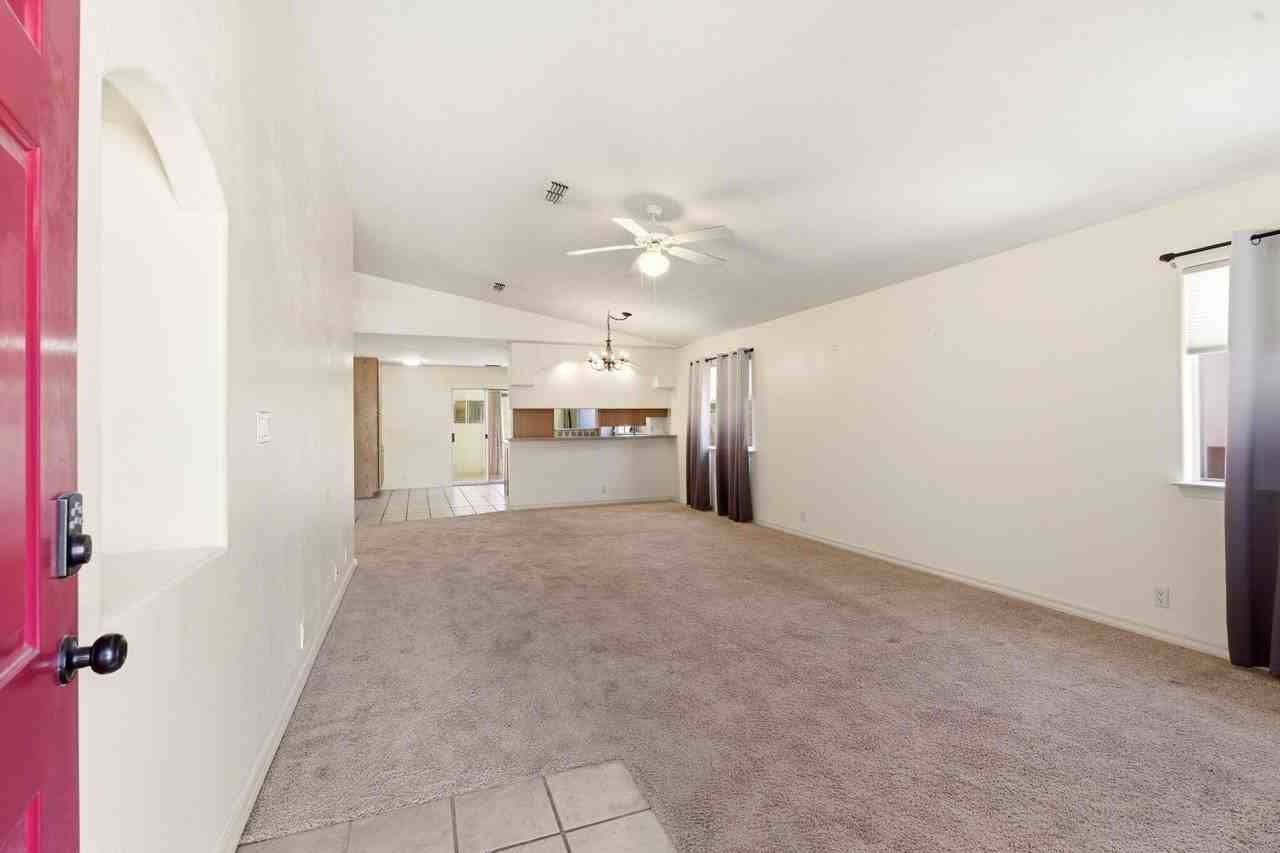 8319 Santa Clarita St Ne - Photo 4 of 29