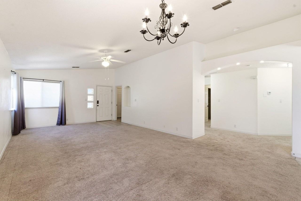 8319 Santa Clarita St Ne - Photo 5 of 29