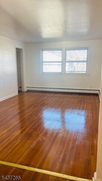 728 Thomas St - Photo 2 of 10