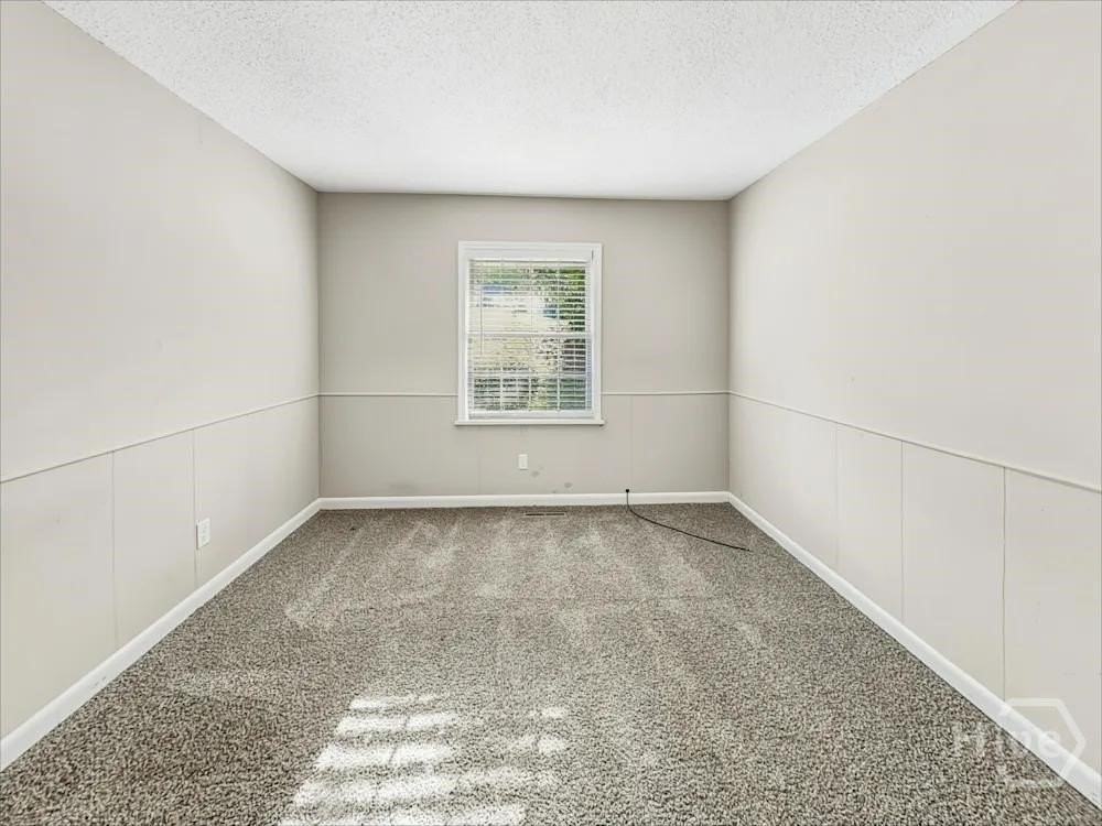 1380 Colony Hill Ct - Photo 7 of 17