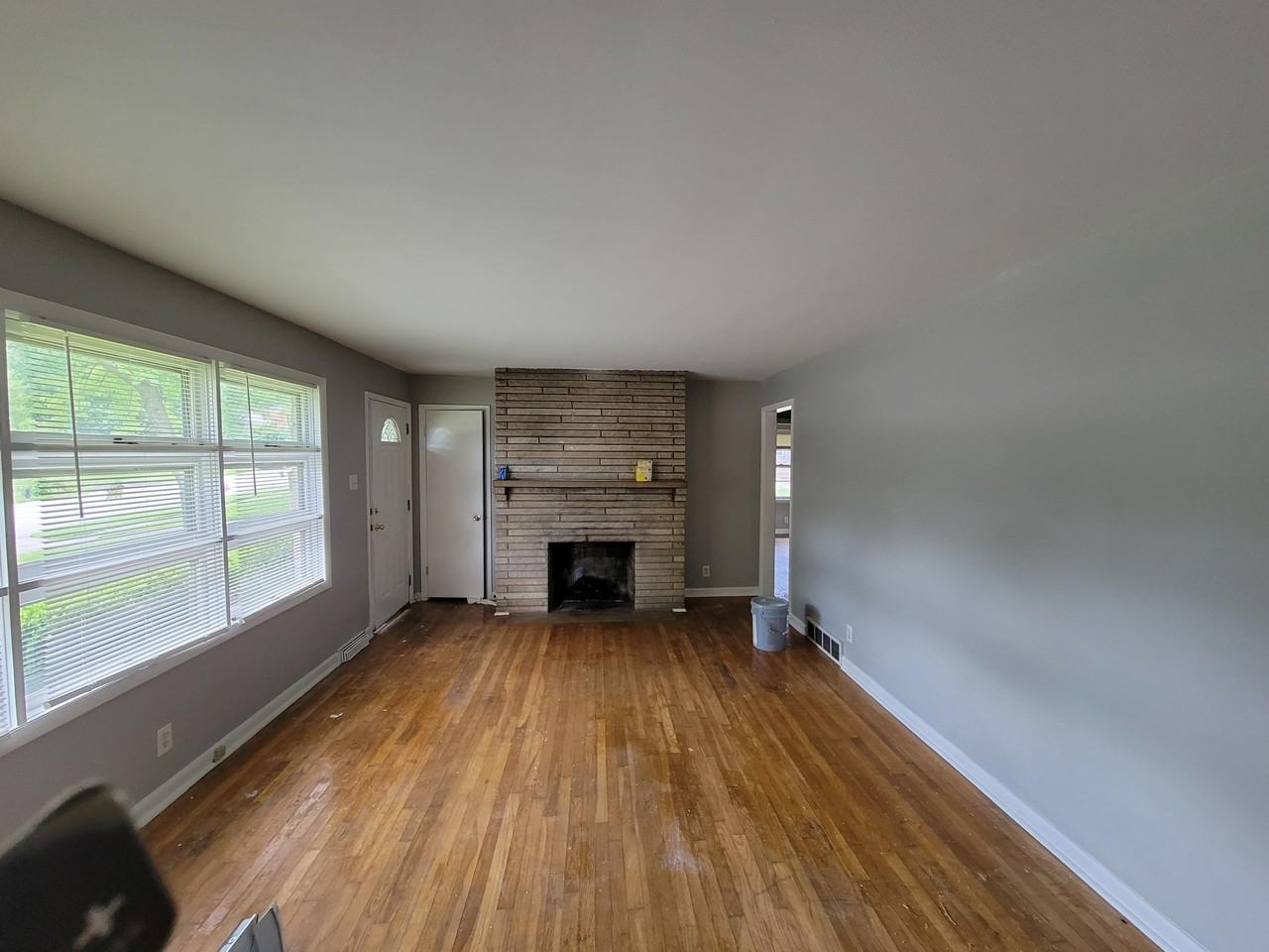 1728 Shenandoah Dr - Photo 2 of 9