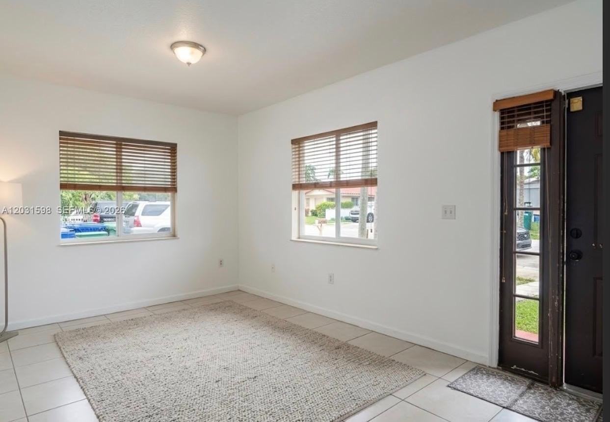 3431 Sw 14th St #3433 - Photo 2 of 14
