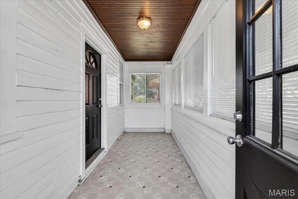 6118 Vermont Ave - Photo 3 of 20