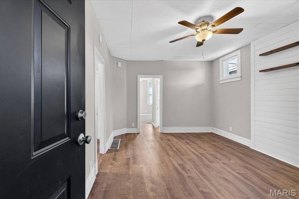 6118 Vermont Ave - Photo 5 of 20