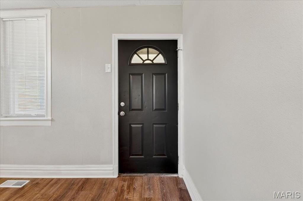 6118 Vermont Ave - Photo 6 of 20