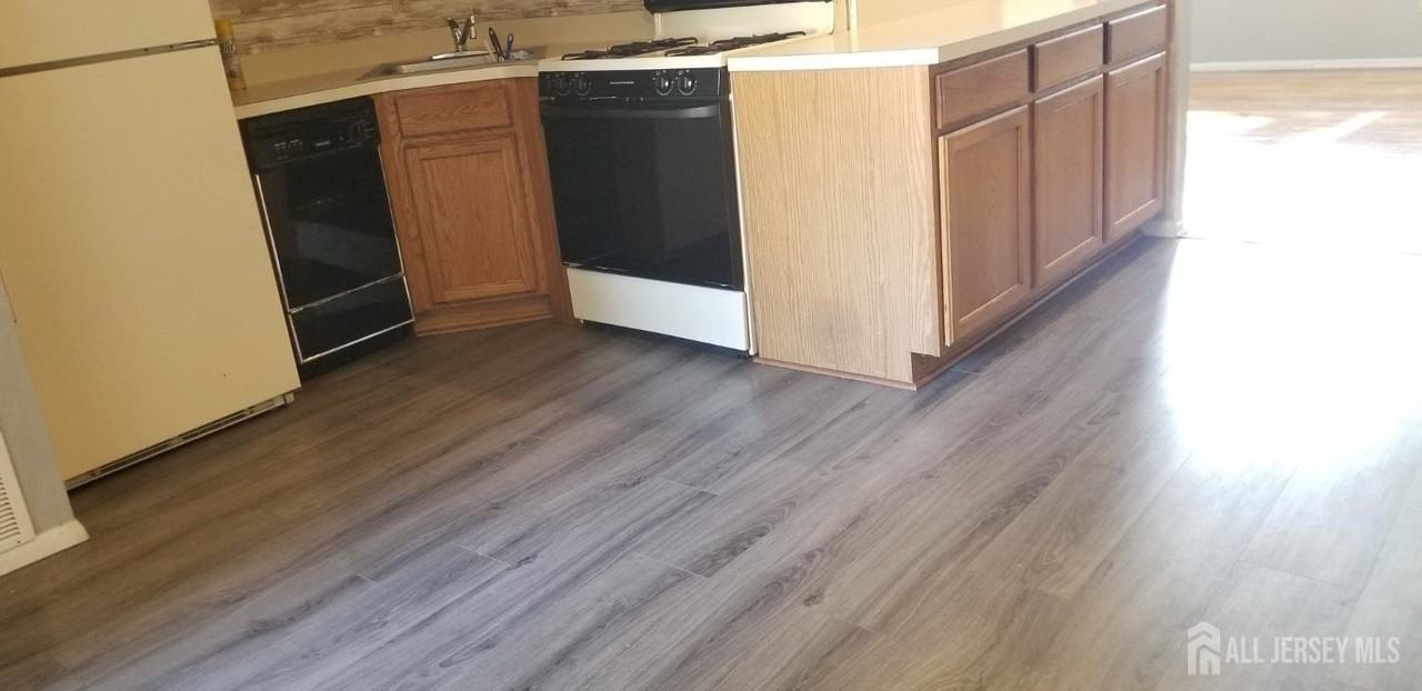 197 Evergreen Rd #3A - Photo 3 of 18