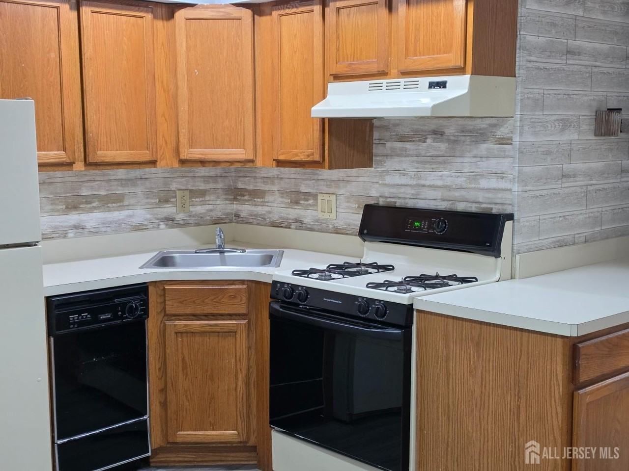 197 Evergreen Rd #3A - Photo 5 of 18