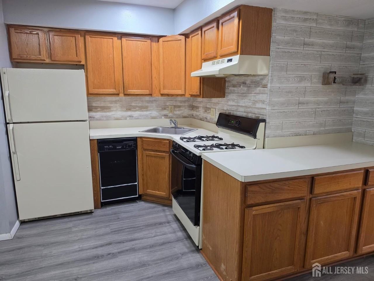 197 Evergreen Rd #3A - Photo 6 of 18