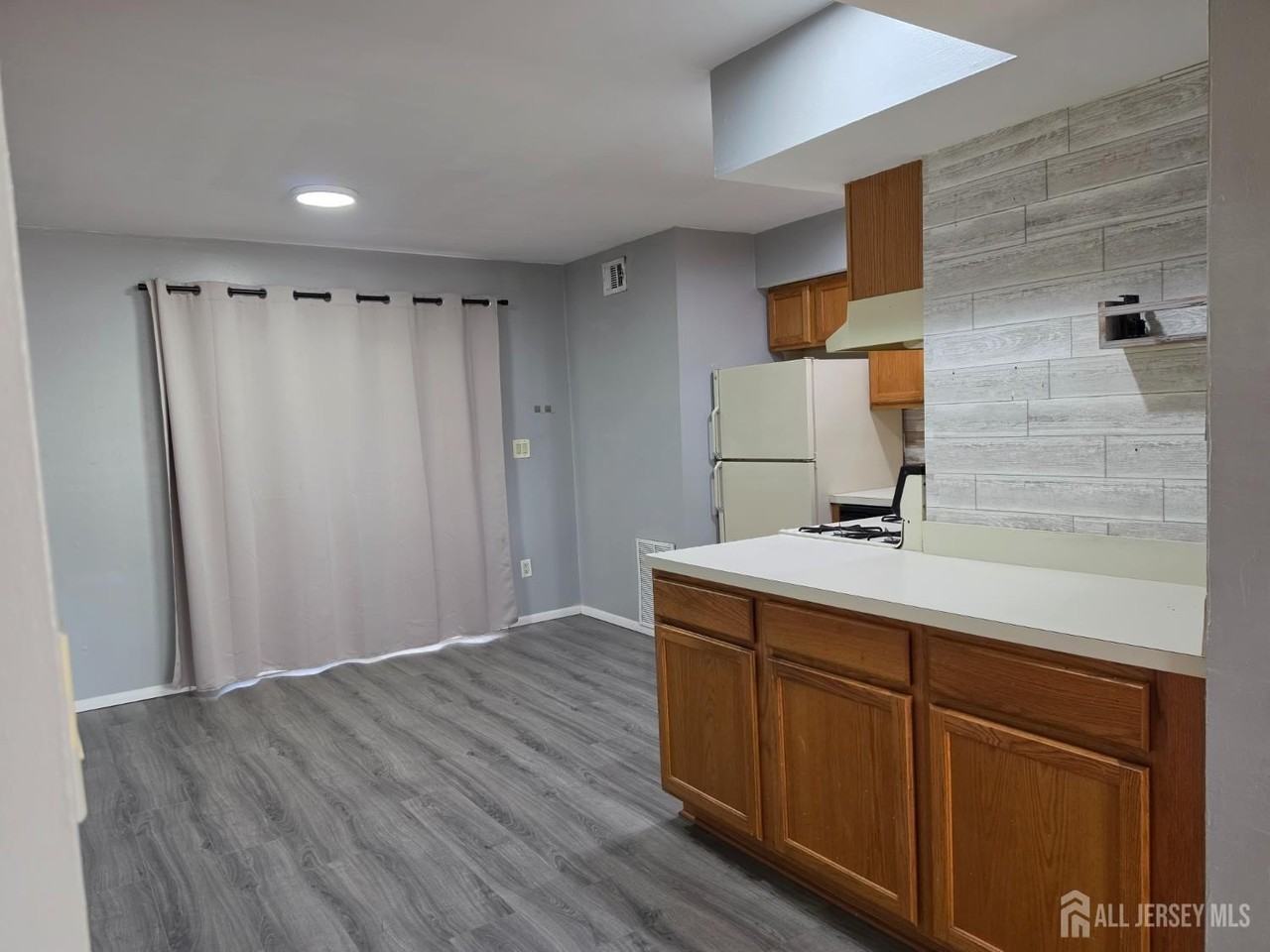 197 Evergreen Rd #3A - Photo 7 of 18