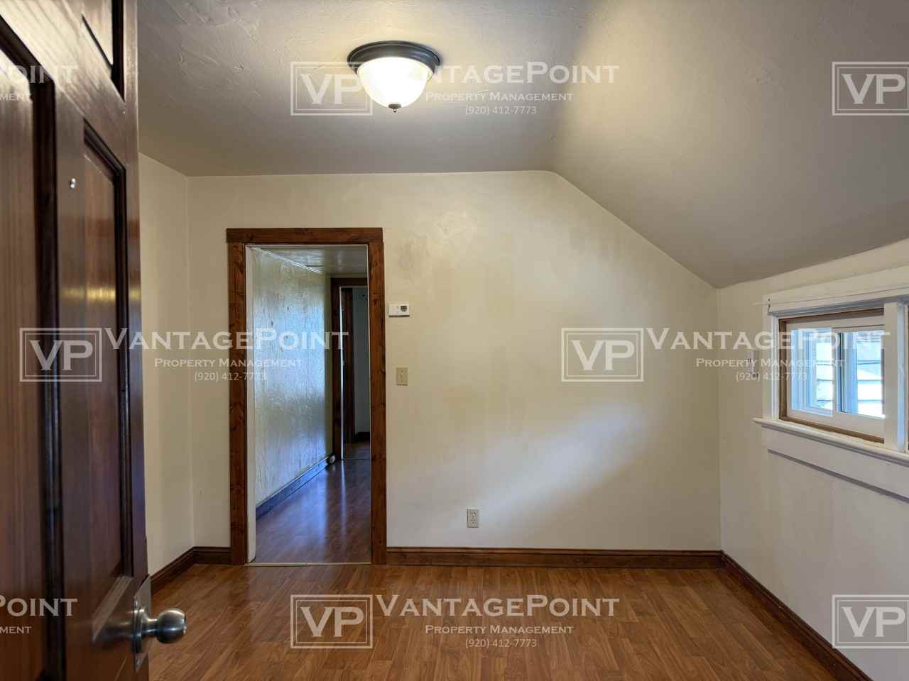 220 S Maple Ave Uppr - Photo 3 of 20