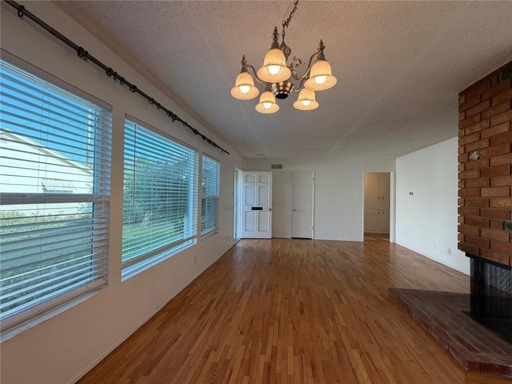 5937 Sultana Ave - Photo 3 of 20
