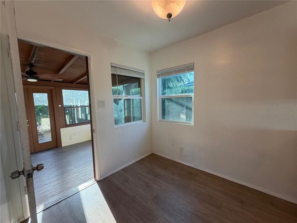 5937 Sultana Ave - Photo 7 of 20