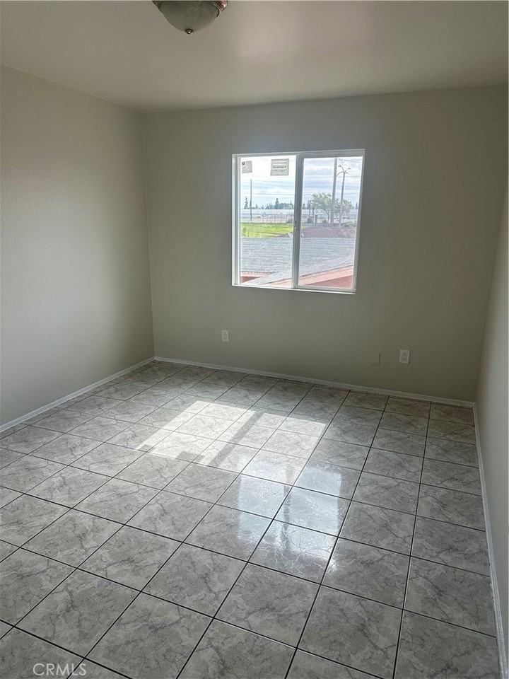5120 E 59th Pl - Photo 6 of 6