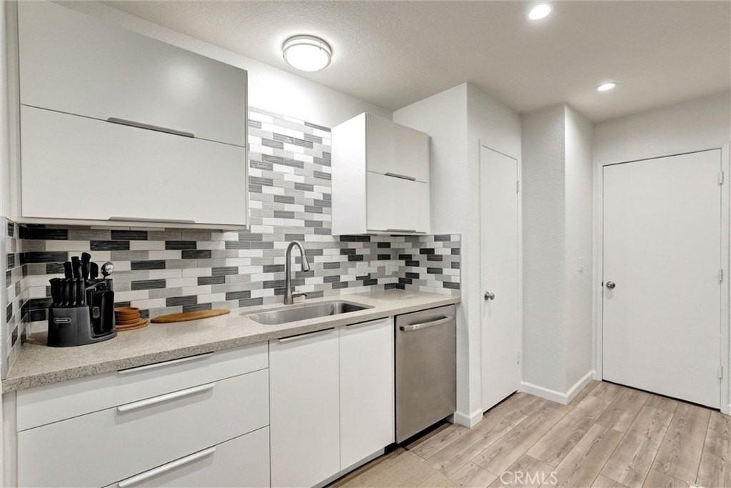 257 Avenida Del Mar #4 - Photo 5 of 24