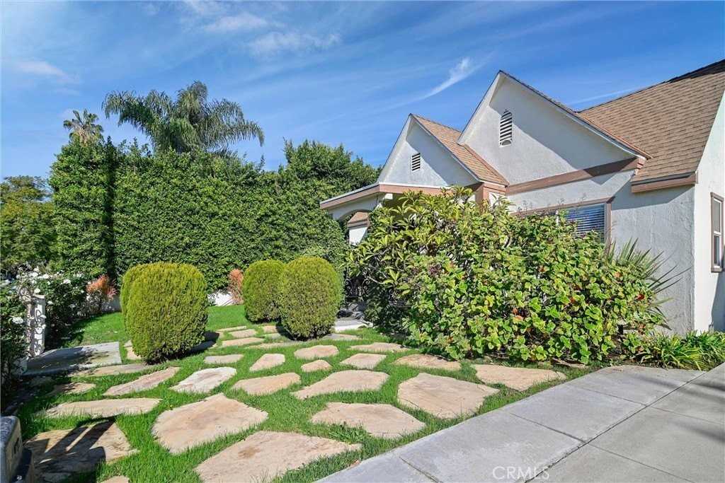 156 S Edinburgh Ave - Photo 4 of 40