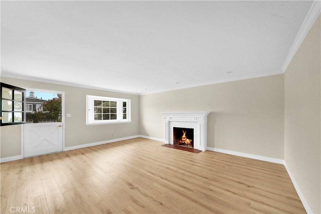 406 Jasmine Ave - Photo 6 of 30