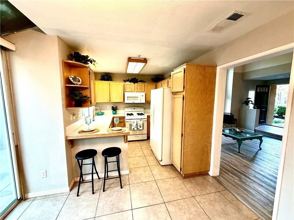 11512 Stonecrest Dr - Photo 5 of 47