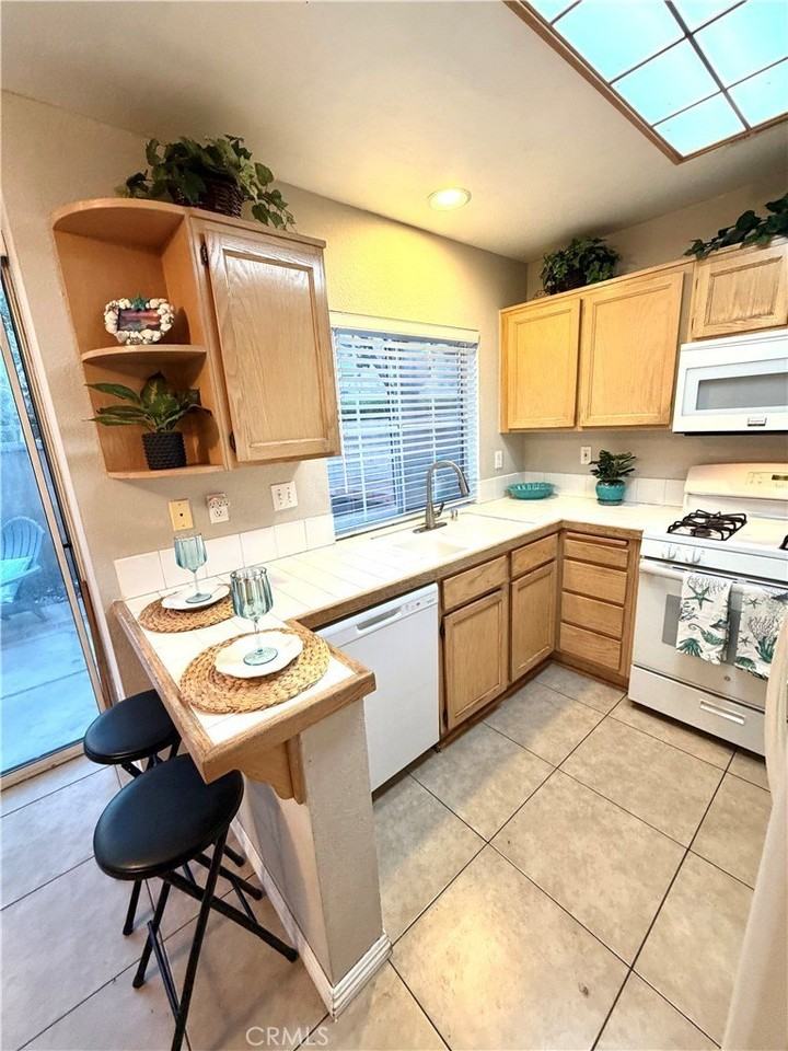 11512 Stonecrest Dr - Photo 6 of 47