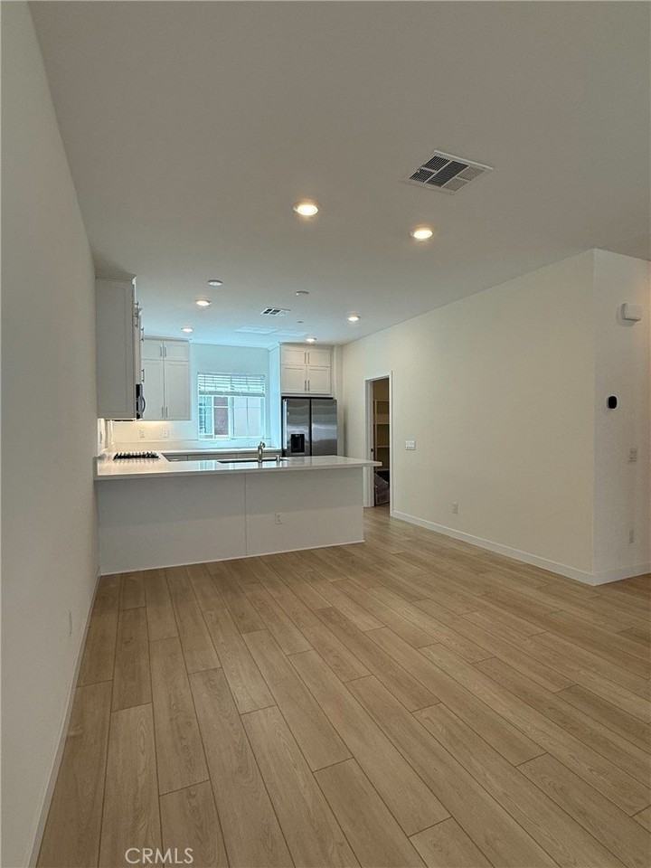 22316 Spanish Oak Ct - Photo 4 of 31